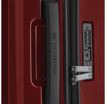 Валіза Victorinox AIROX/Victorinox Red Середня Vt612507 Vt612507 фото